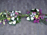Rouwbloemstuk met theelichtjes