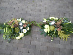 rouwbloemstuk "Two Hands" ( uit 2 delen)