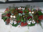 Kerststuk langwerpig rood-wit