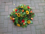 rouwbloemstuk biedemeijer herfsttinten