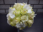 Biedemeijer witte rozen en orchideeën